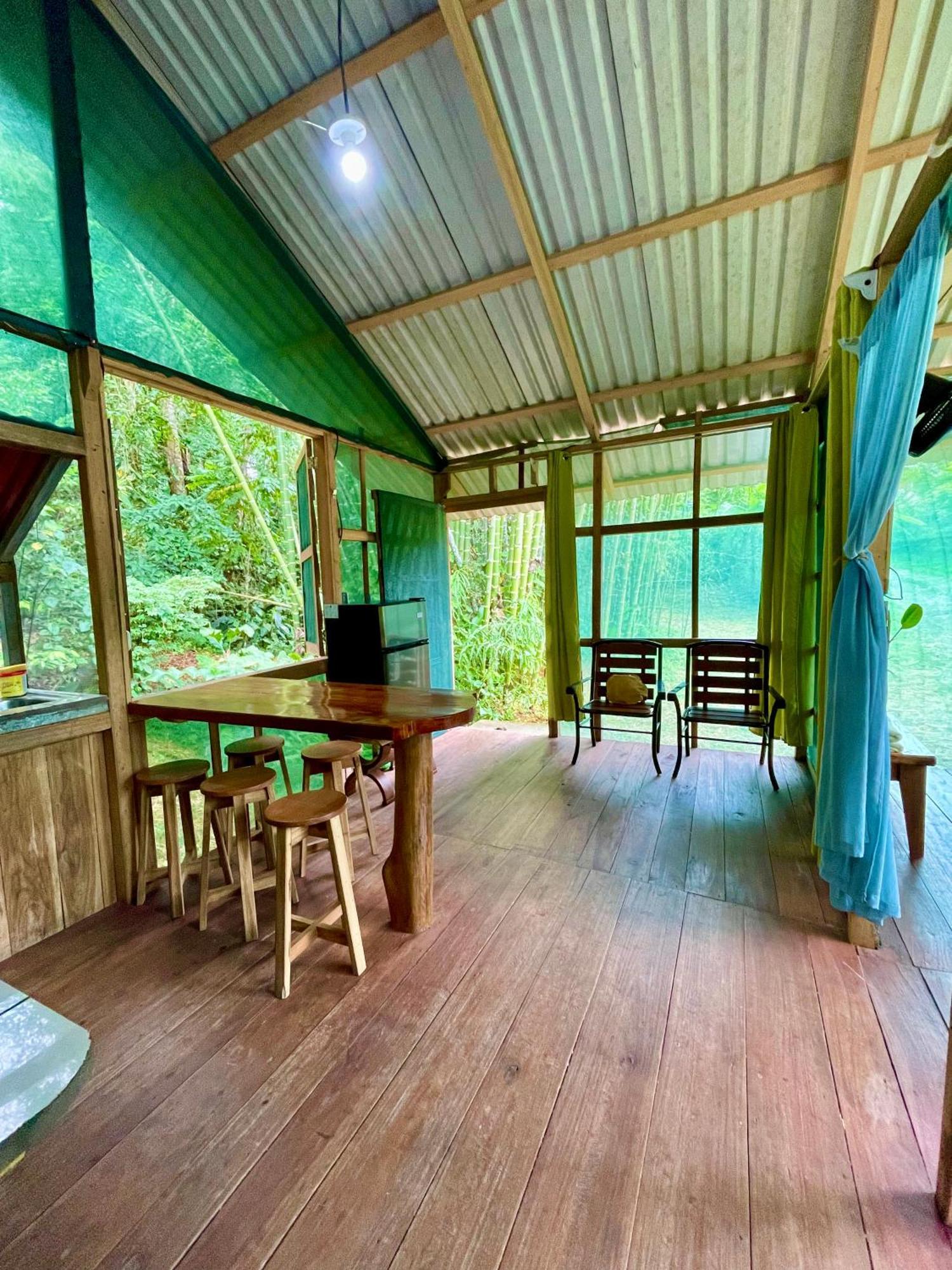 Alouatta Lodge And Canopy กาอุยตา ภายนอก รูปภาพ