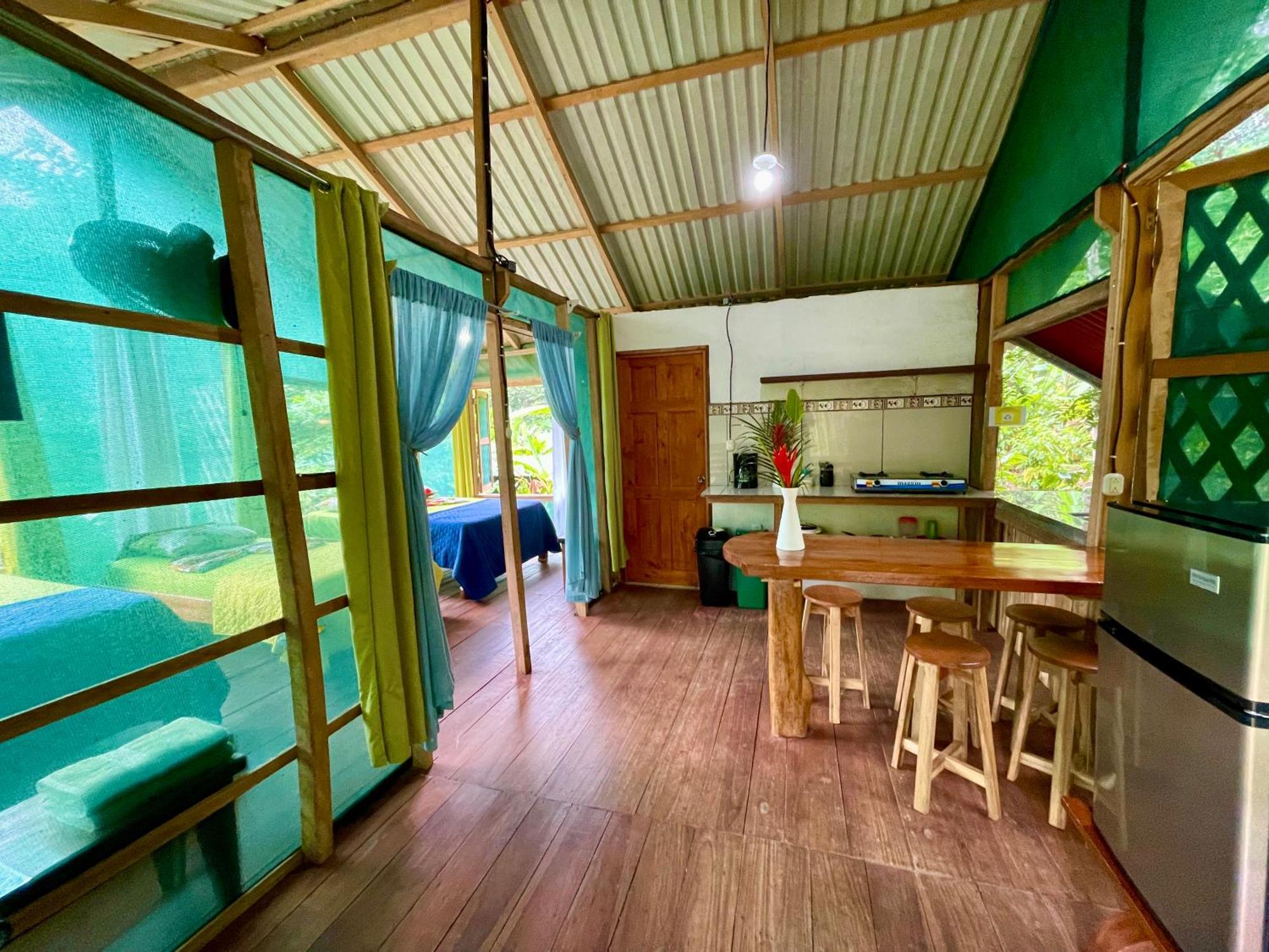 Alouatta Lodge And Canopy กาอุยตา ภายนอก รูปภาพ